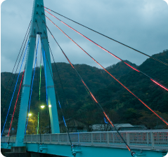 吊り橋（通称「さづっ子橋」）